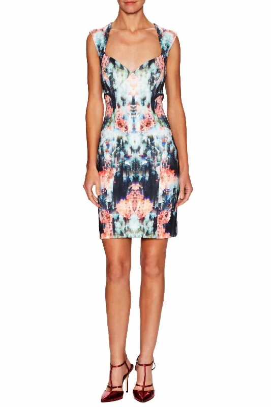 Women's Boat-Neck DressesNeoprene Digital Print Dress In Multicolor